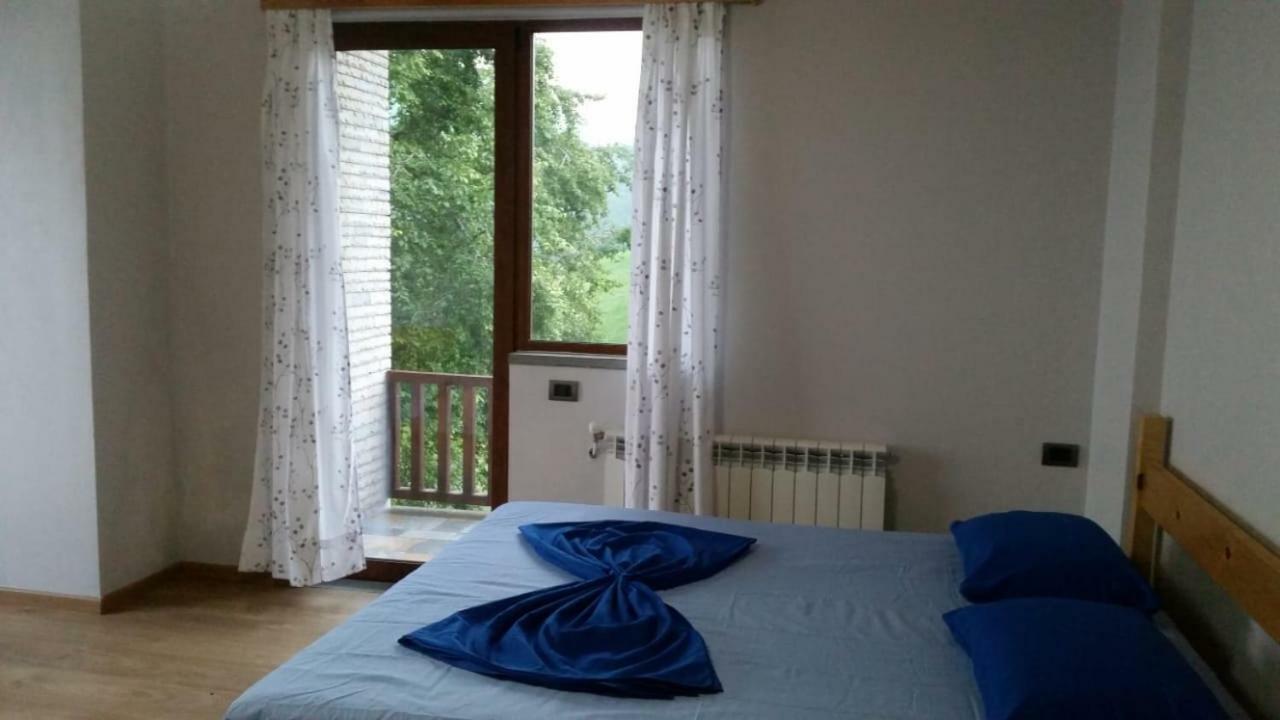 Bujtina E Tomorrit Hotel Ujanik Zewnętrze zdjęcie