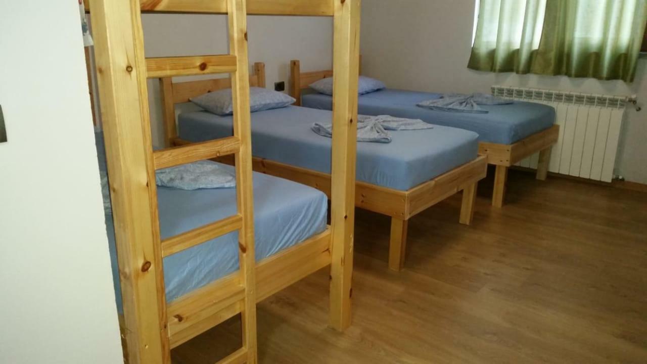 Bujtina E Tomorrit Hotel Ujanik Zewnętrze zdjęcie