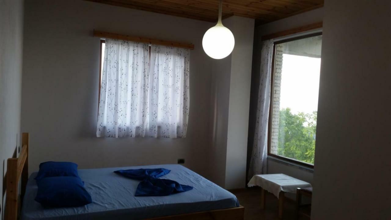 Bujtina E Tomorrit Hotel Ujanik Zewnętrze zdjęcie